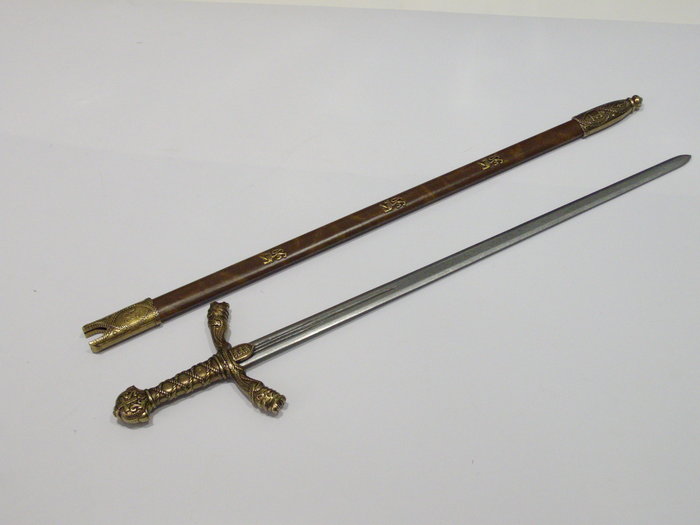 1533-replika-fegyverek-kardok-kozepkor-oroszlanszivu-richard-kardja-1-685u