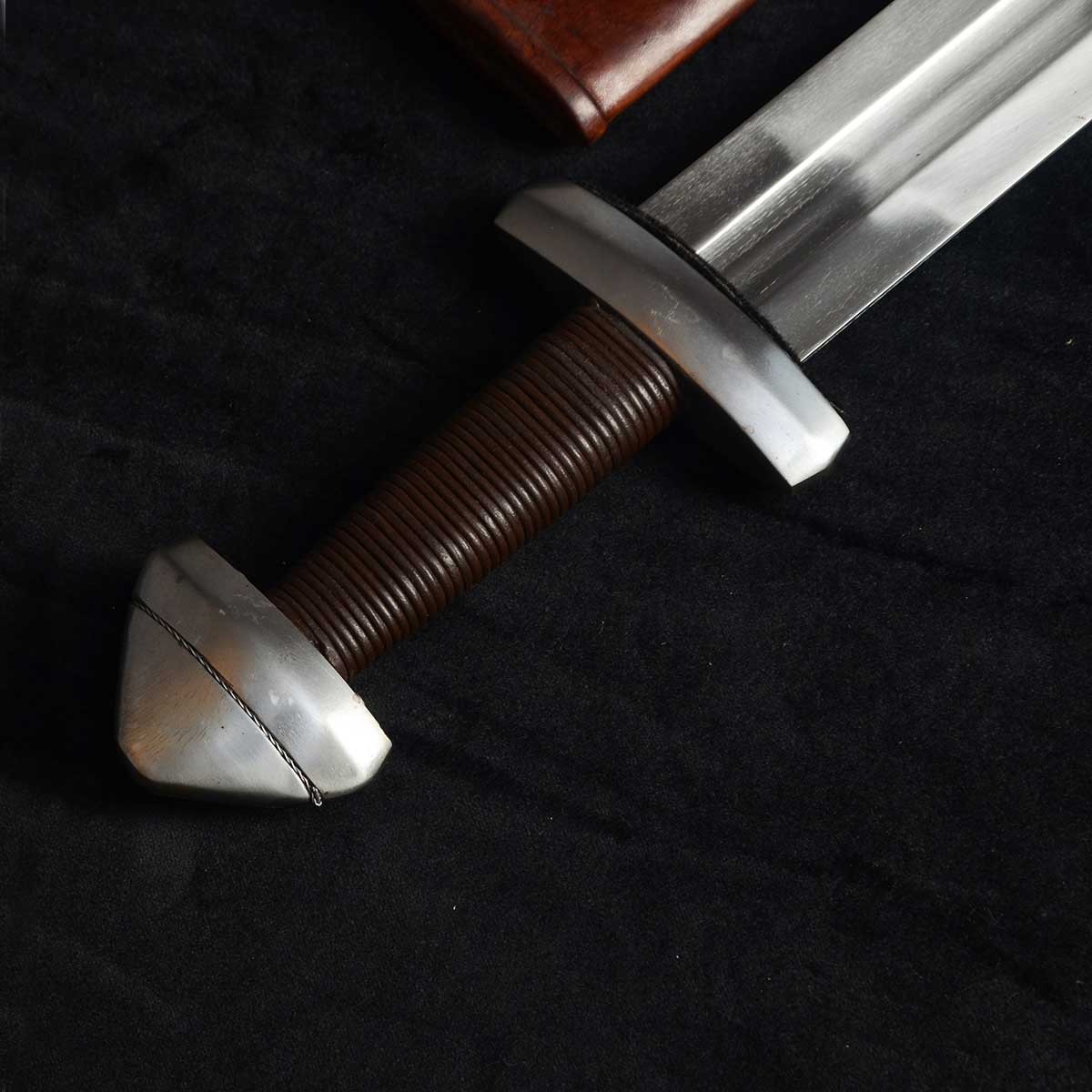 replika-fegyverek-hersir-viking-kard-3-nezA