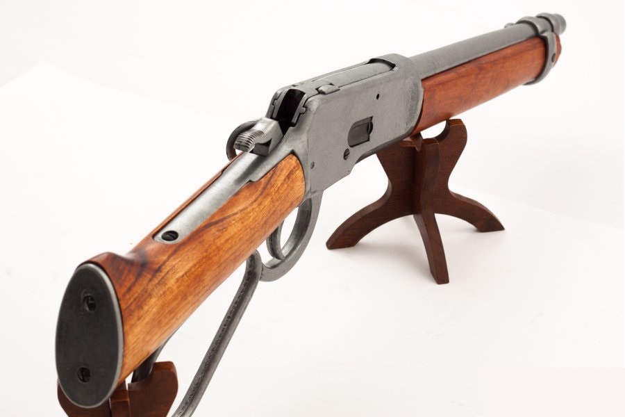 replika-korabeli-tuzfegyverek-ismetlo-fegyverek-winchester-model-1892-mares-leg-6-NcCb