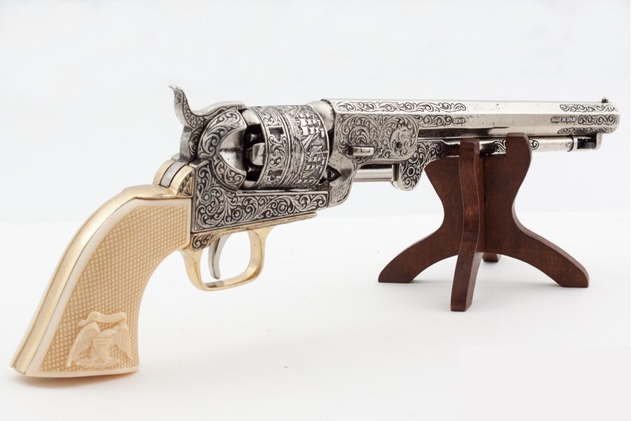 replika-korabeli-tuzfegyverek-revolverek-navy-colt-1851-2-iOaG