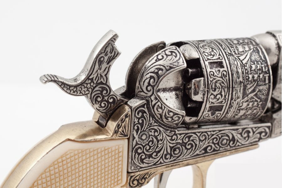 replika-korabeli-tuzfegyverek-revolverek-navy-colt-1851-3-b4GQ