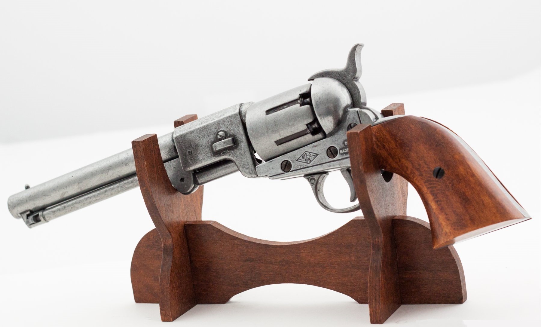 replika-korabeli-tuzfegyverek-revolverek-navy-colt-1860-2-WJIo