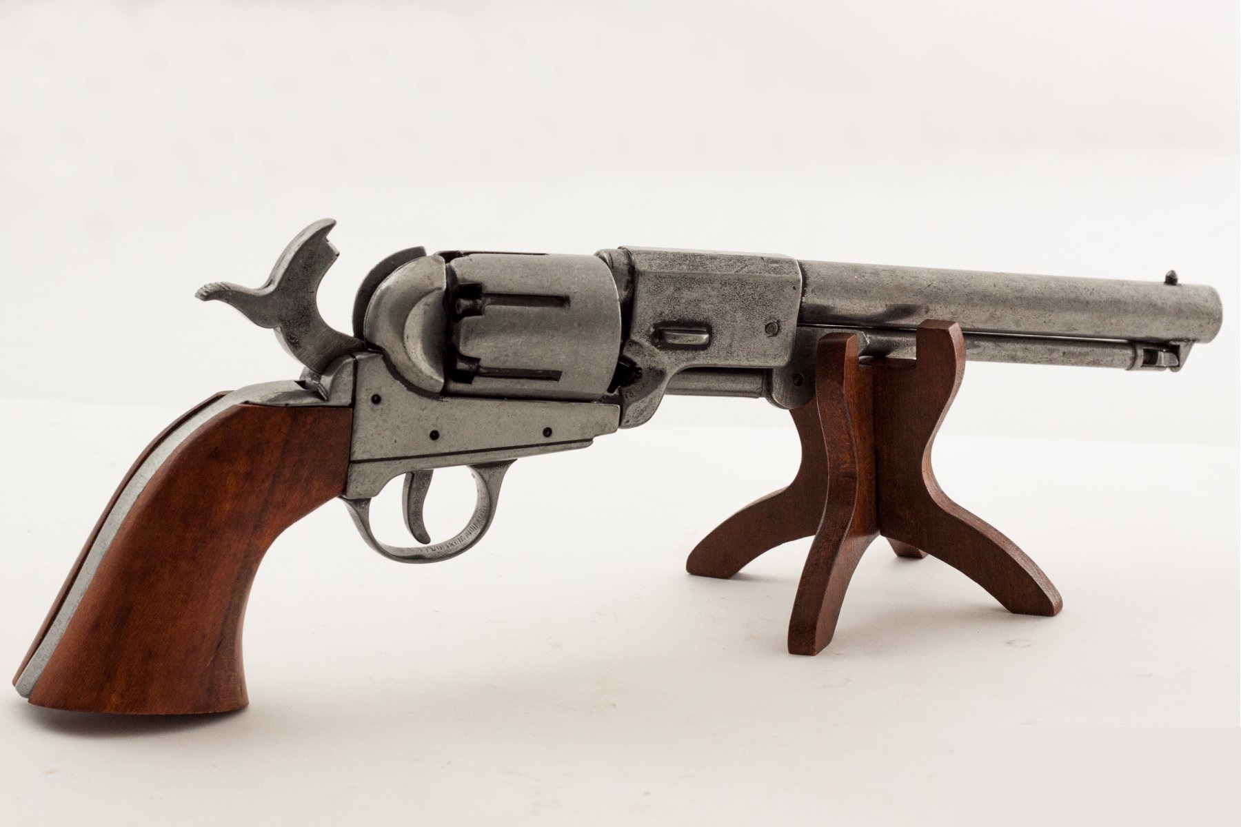 replika-korabeli-tuzfegyverek-revolverek-navy-colt-1860-3-W676