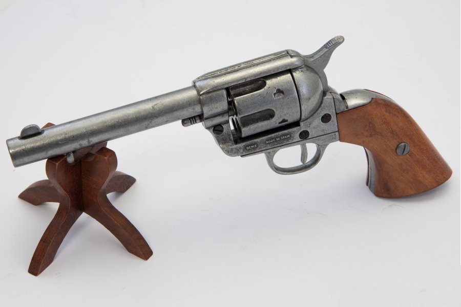 replika-korabeli-tuzfegyverek-revolverek-peacemaker-colt-cal45-4-KPSh