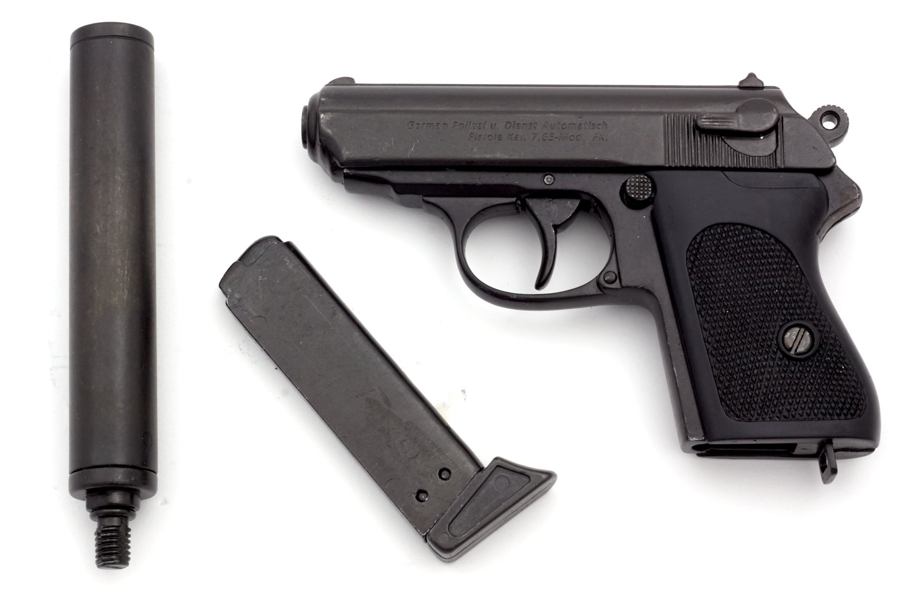 replika-modern-fegyverek-2-vilaghaboru-walther-ppk-pisztoly-hangtompitoval-4-NgMz